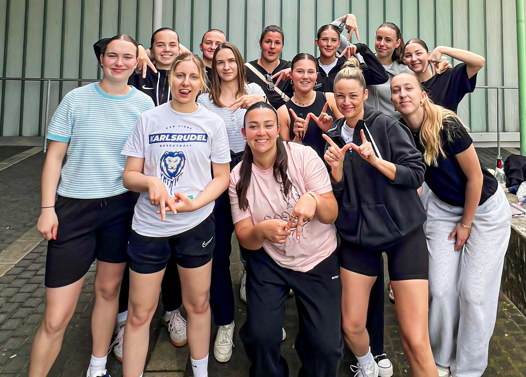 Mannschaftsbild der Damen der PS Karlsruhe LIONS