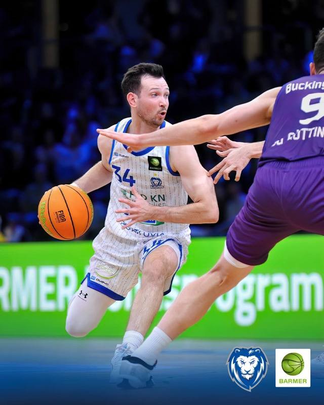 BASKETBALLABEND IM LÖWENKÄFIG
