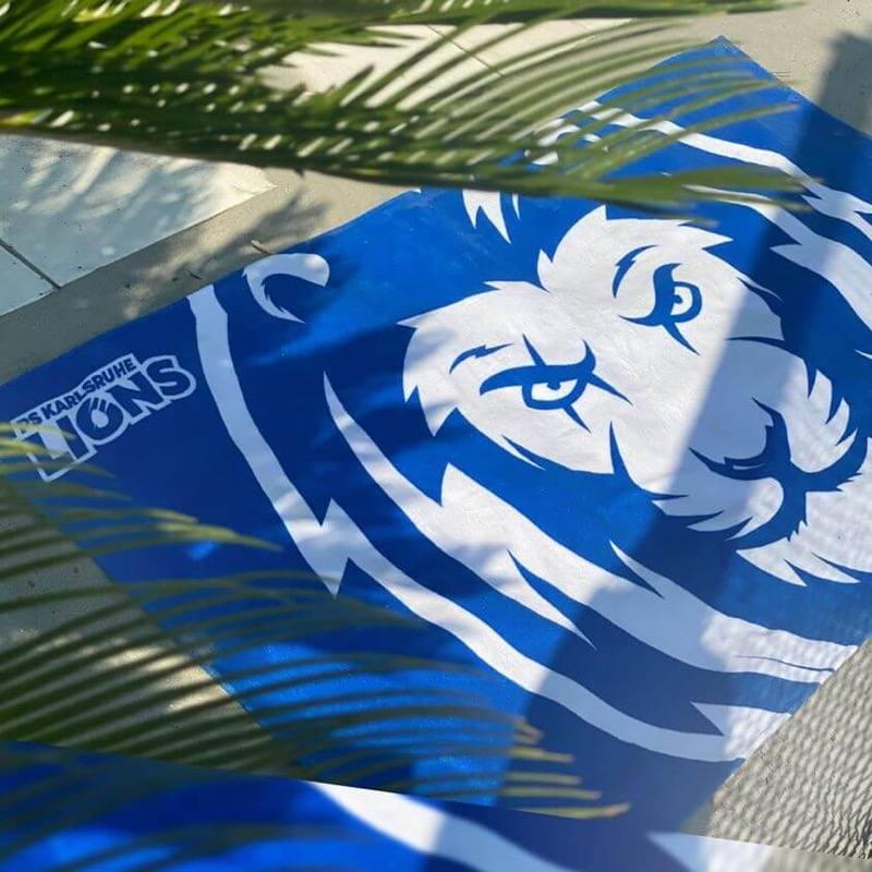 #SUMMERTIME Jetzt das brandneue #WEBLEEDBLUE LIONS-Handtuch bestellen!