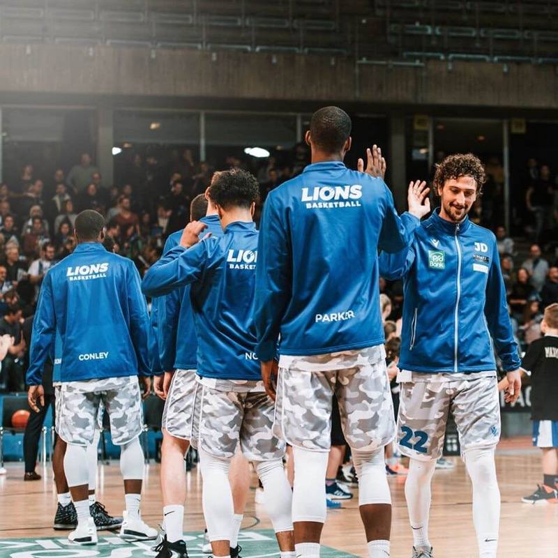 LIONS BLEIBEN IN DER ProA