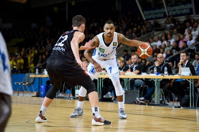 DAVONTE LACY SCHIEßT DIE LIONS ZUM SIEG GEGEN ROSTOCK