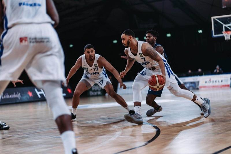 LIONS SIND IN DEN PLAY-OFFS